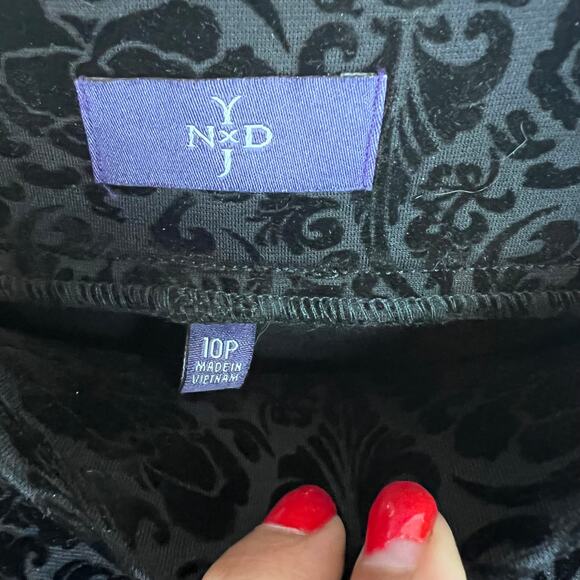 NWT Not Your Daughters Jeans 10 NYDJ Tummy Tuck Black Primrose Flocking legging - Picture 6 of 10